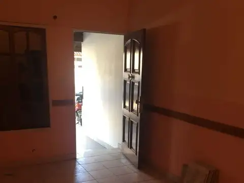 Casa 9 ambientes con 2 baños