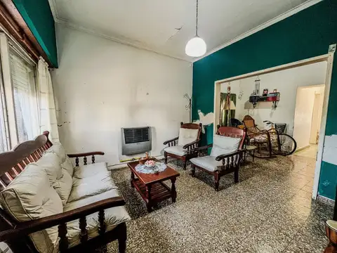 CASA EN VENTA RINGUELET 2 DORMITORIOS