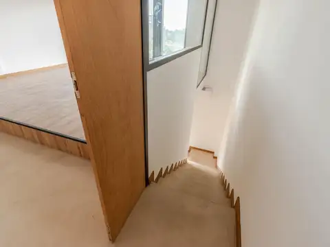 Fantástica oficina tipo loft en alquiler sobre Av. Libertador, Olivos.