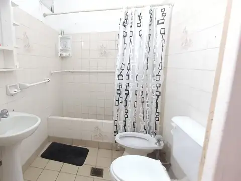 Depto Tipo Casa 10 ambientes con 2 baños