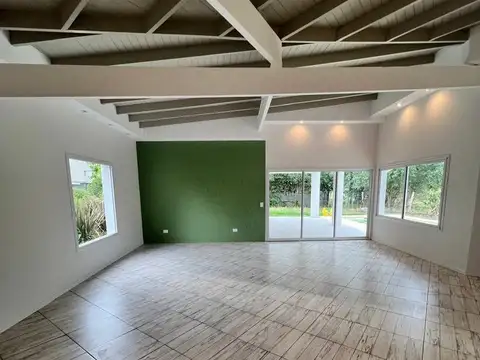 Casa en Venta con 4 cocheras