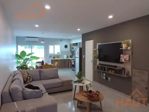 Depto Tipo Casa en Venta en Centenario, USD 164.900