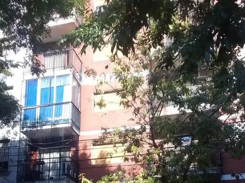 Departamento en  venta de 3 ambientes al frente