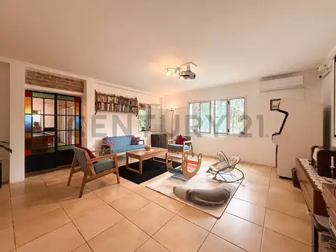 302 entre 50 y 52 100, Piso 0