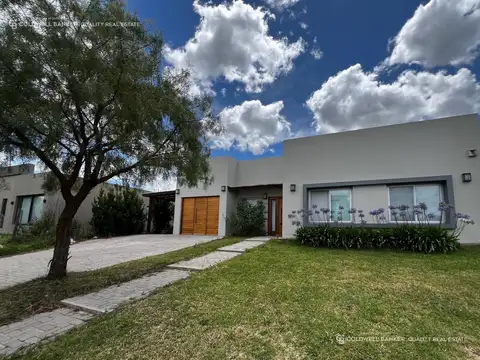 Casa en Alquiler de 3 dormitorios