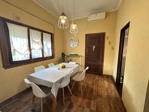 Depto Tipo Casa 3 ambientes con 2 baños