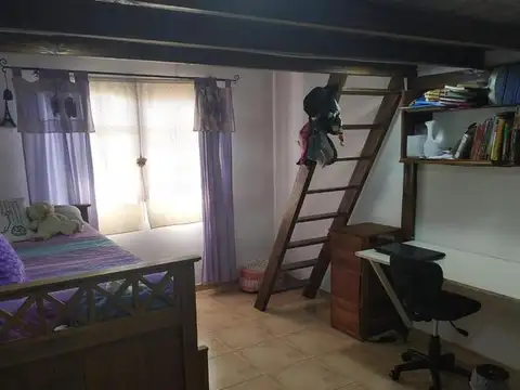 AMPLIO DUPLEX 4 AMB. CON PATIO Y COCHERA