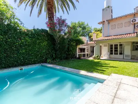 Carlos Casares y Av. Libertador - Casa con jardín y pileta - Venta - Punta Chica