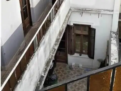 Edificio a Reciclar Sobre Av San Pedrito, Flores, 225,68 m2