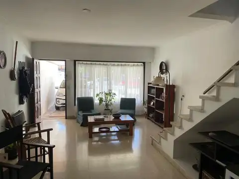 Casa 5 ambientes con 1 baño