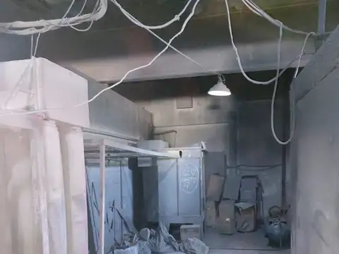 Galpon en Venta 34,64  mts Fondo