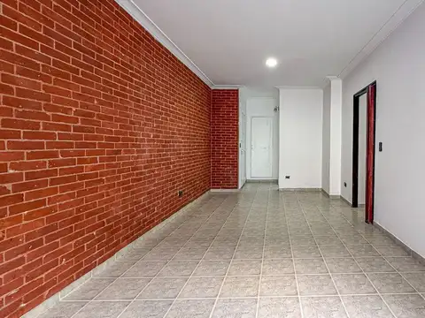 VENTA DEPTO 4 AMBIENTES CON COCHERA Y DOS PATIOS