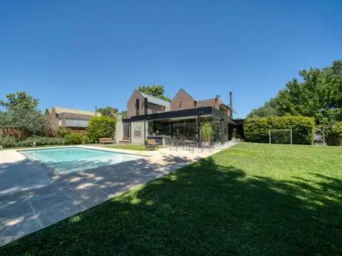 Juan Jose Paso  8700