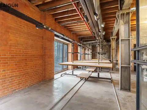 Oficina en Venta con 4 cocheras