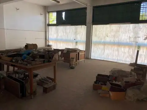 Av. Senador Moron 700