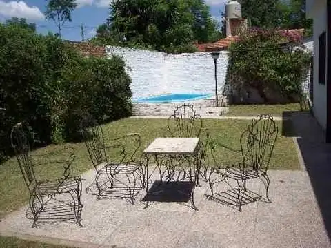 Chalet a metros de Avenida Vergara , APTA A CREDITO BANCARIO.