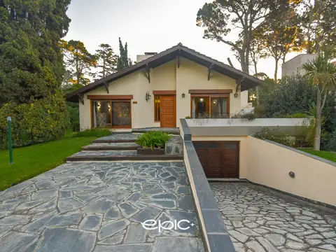 Av. Eolo 1034 Entre De Las Nereidas y De Las Nayades