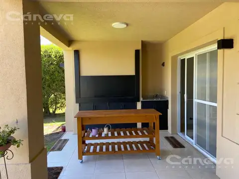 Hermosa casa amoblada  en  Los Alisos lote interno