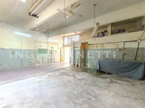 Galpón sobre 8,66 x 25 mts - Excelente ubicación -