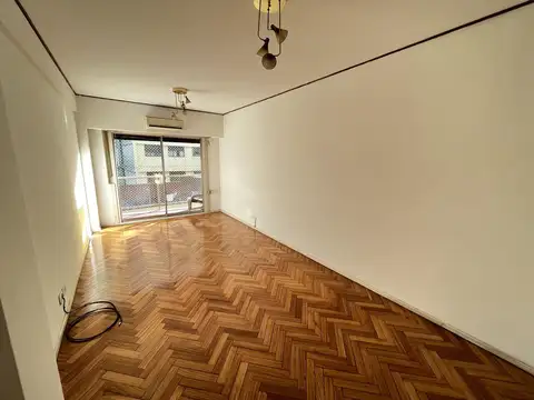Av. La Plata y Rivadavia Departamento de 3 ambientes en Alquiler en Almagro