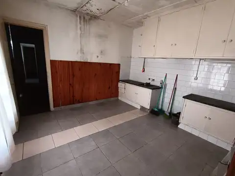 Casa 4 ambientes con 1 baño