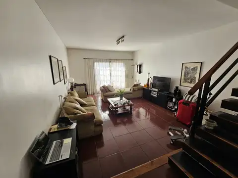 Depto Tipo Casa en Venta en Versalles, USD 300.000