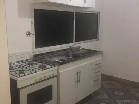 Casa en Alquiler en Castelar Norte, $ 830.000