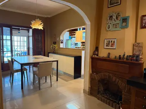 Casa 3 ambientes - castelar norte