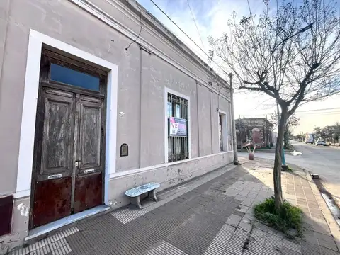 Casa antigua + local comercial