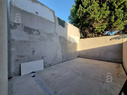 Local a Estrenar en Alquiler en Villa Ballester - Doble Altura