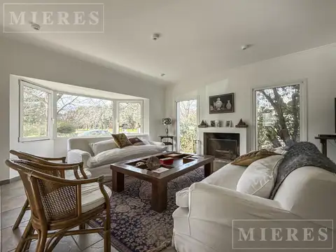 Casa 5 ambientes con 3 baños