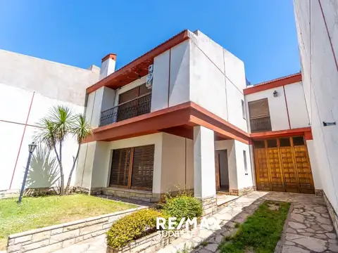 IMPONENTE CASA- DONADO 400. EXCELENTE UBICACION