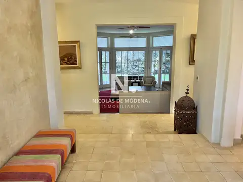 Casa 6 ambientes con 5 baños