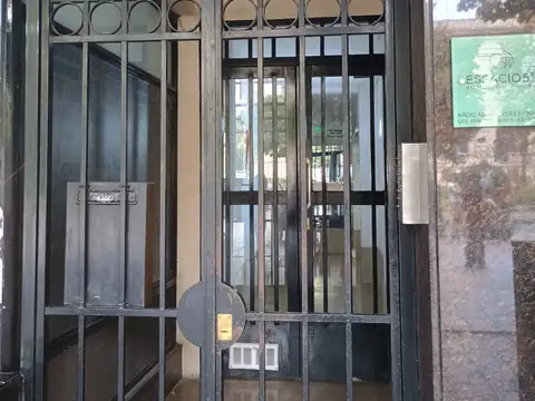 Departamento en alquiler en Plaza San Martín living-comedor 1 dormitorio c/placar, cocina, baño, grande luminoso