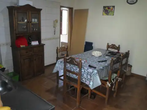 General Paz al 2000 entre Sarmiento y Combet