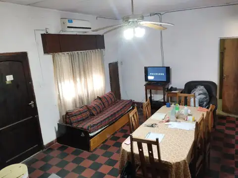 SE VENDE CASA EN BARRIO SANTA ROSA FLORENCIO VARELA