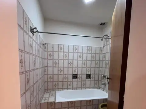 Local en Alquiler en Pilar, USD 800