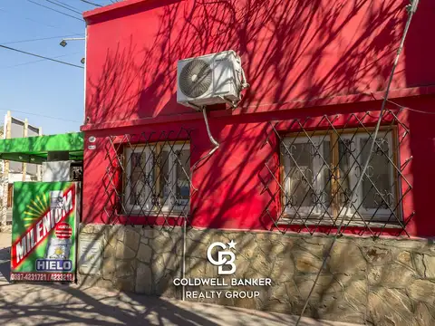 Casa 9 ambientes con 3 baños