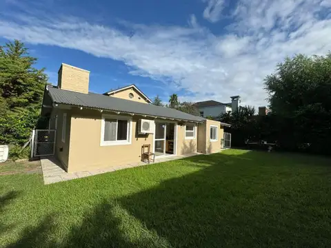 Casa en Venta con 3 cocheras