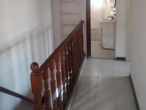 Casa 6 ambientes con 4 baños