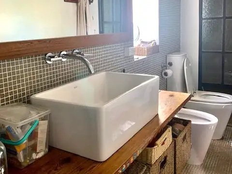 Chalet Inglés en precioso sector de Olivos Bajo.-