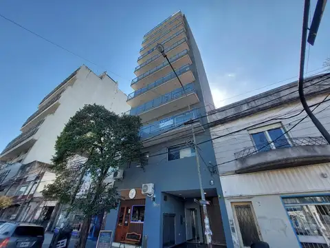 Piso completo - 2 Ambientes de 60 m2 - APTO PROFESIONAL -