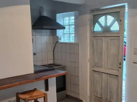 lote de 229 mts cuadrados con 8 cocheras y un dep.