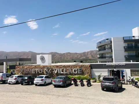 Veneto Village, Villa Parque Siquiman