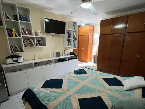 Casa 7 ambientes con 2 baños