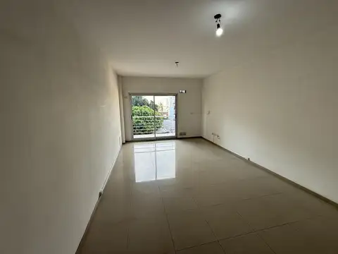 Departamento monoambiente con balcon al contrafrente en ALQUILER - Wilde Avellaneda