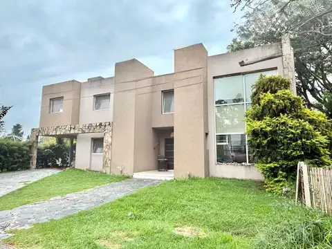 casa en Loma Verde Country Club