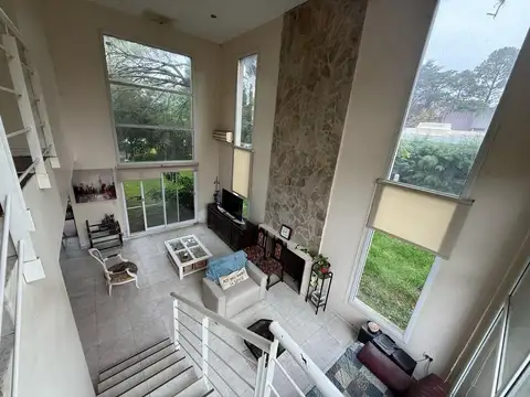 Casa en Alquiler en Club Privado Loma Verde, USD 1.300