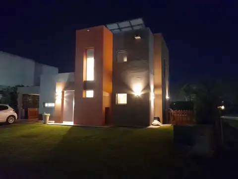 Casa en Venta en La Cañada - Los Arces, USD 185.000
