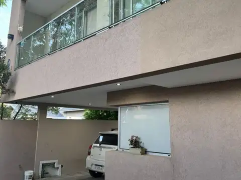 Casa 7 ambientes con 3 baños